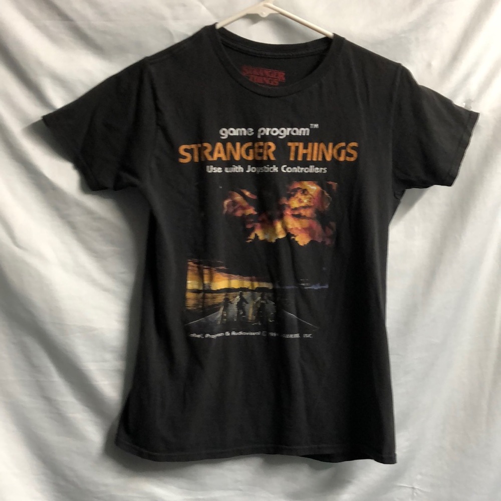 Stranger Things Netflix, small short sleeve T-shirt, game program Hawkins Inc sm